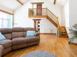 Large converted barn in peaceful, rural location