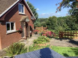 Cartref Bach, hotel with parking in Llanybydder