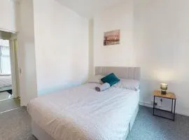 Amazing and Immaculate 2-Bed House in Manchester