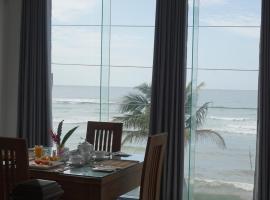 Surf view resort, hotel in Ahangama
