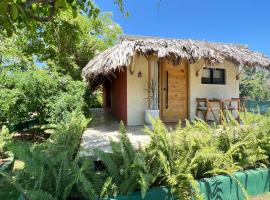 CASAS LEON Casita de playa #2, hotell i Santa Bárbara de Samaná