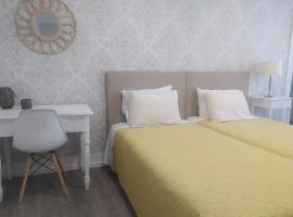 Mondalva Guesthouse、São Pedro de Alvaのホテル