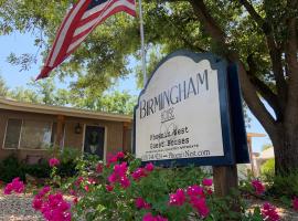 Birmingham House - Updated and Spacious, hotel v destinaci Llano