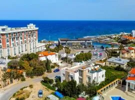 Romantiс Two-Bedroom Apartment with Sea View (Dolce Vita 7-6)