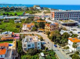 Romantiс Two-Bedroom Apartment with Sea View (Dolce Vita 7-6), hotel in Kérynia