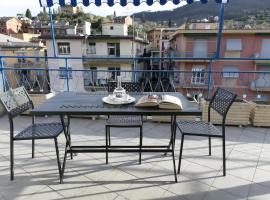 CasaViva - Blue Penthouse with parking in Santa M, apartment in Santa Margherita Ligure