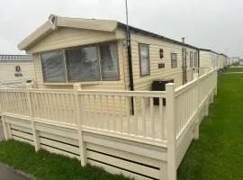 Lyon’s Robin Hood Rhyl caravan sbw