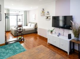 REEF7 - Modern central flat, 5 mins from beach, centre and Bournemouth International Centre，伯恩茅斯的公寓