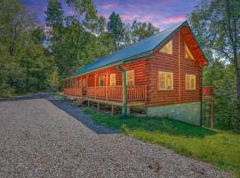 Seven Pines Cabin - Secluded in Hocking Hills, villa i Nelsonville