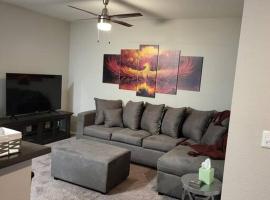 Modern 2BR Oasis!, apartment in Phoenix