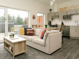 The Nest - Condo with Hot Tub & BBQ