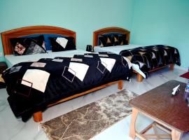 Maa Bhagwati Himdarshan Hotel, hotel v destinaci Berināg