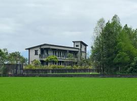 Lakeforest B&B, hotel in Yuanshan