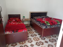 Akash Home Stay, hotel con parcheggio a Sari