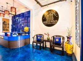 Marco Polo Phuket Poshtel & Bistro, hotel em Phuket