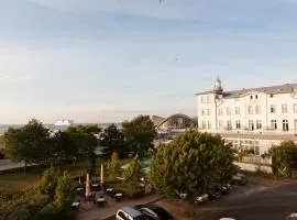 Villa Meerblick Warnemünde - Ferienwohnung mit Meerblick in erster Reihe zum Strand und Promenade