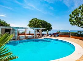 Hotel Villa Poseidon & Events、サレルノのホテル