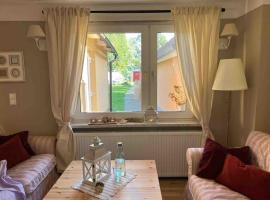 Ferien im Büdnerhaus mit Reetdach & Garten, apartament din Fuhlendorf