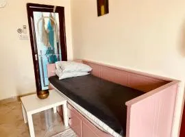 Shared Studio Bedspace Next to AUH Airport -Males-