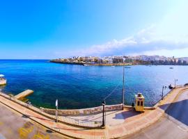 Unobstructred seaviews, 2BR, Kingbeds, Fully ACd, leilighet i Marsaskala