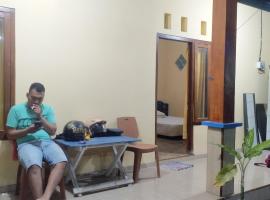 ijen Traveller homestay, hotel v destinaci Giri