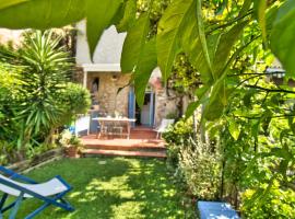 La casa nel castello e il giardino segreto, ξενοδοχείο σε Suvereto