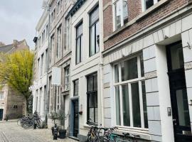 Monumentale stadswoning in hartje binnenstad, hotel sa Maastricht