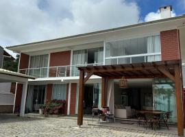 Apartamento Frente Mar na Baía de Porto Belo, hotel para famílias em Porto Belo