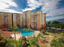 Vacation House with Pool: Palma Villa, hotell med parkering i Mantin
