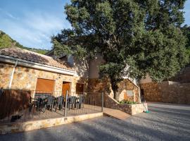 Apartamentos 7 puentes sierra Cazorla Casa Pino, hotel in Burunchel