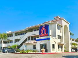 Motel 6-Bellflower, CA - Los Angeles, hotelli kohteessa Bellflower