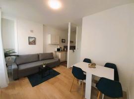 Vierzon (1) bel appart 4 pers, hotel with parking in Vierzon