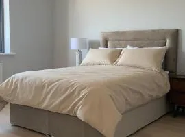 Large bedroom near to the center