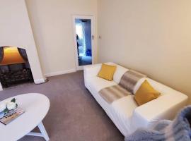 Lovely 2 bedroom bungalow !, hotel in St. Albans