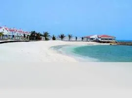 Vila na Mágica Baía da Murdeira