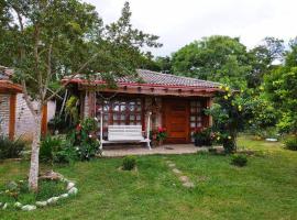 Sitio com jaccuzi, fogão a lenha, vacation home in Vitória da Conquista