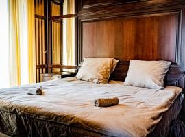Mika Tun, hotel v destinaci Oganavan