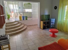Appartamento Fronte Mare - parcheggio privato, hotel La Pineta környékén Pescarában
