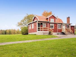 Gorgeous Home In Eksj With Kitchen: Eksjö'de bir kulübe