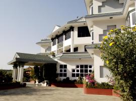 Hotel View Bhrikuti, hotell med parkeringsplass i Godāvari