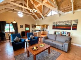 Touchstone Cottage, pet-friendly hotel in Hilton