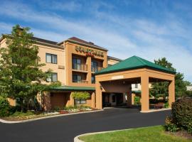 Courtyard Toledo Maumee/Arrowhead, hotel near Toledo Express Airport - TOL, Maumee