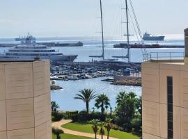 Fabulous studio apartment with aircon, parking and terrace ocean view, alquiler vacacional en Gibraltar