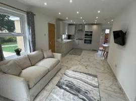 Lovely Two Bedroom House in Central Kidlington，基德靈頓的飯店