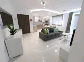 Orion Court 4C Stunning and Luxurious 3 bedroom apartment