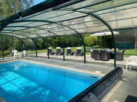 The Old Rectory Cottages - Six Luxurious Cottages Set In Grounds With Indoor Pool, vila v destinaci Kings Nympton