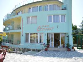 Family Hotel Coral, hotel in Sozopol