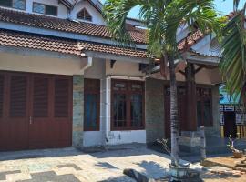 DitaDito Homestay, hotel in Dadapan