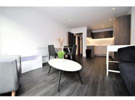 Rent Luxuri - Luxury 2 bed Apartment, apartment in Leicester