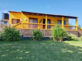 Private beach house BILENE. 3 rooms / 6 people, hotel v destinaci Ubomo